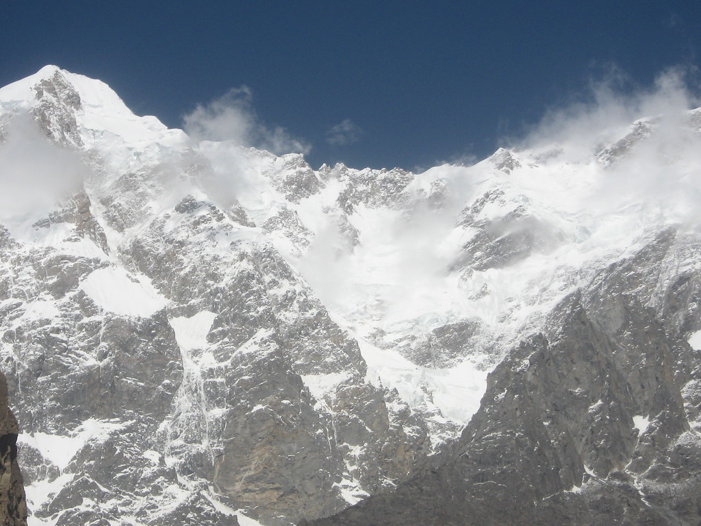 Hunza on a Budget: Cheap Routes, Stays and Tips — Karimabad, Pakistan travel guide