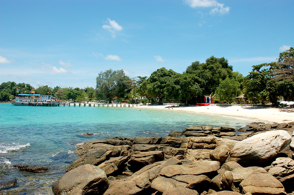 Koh Samet on a Budget: Cheap Routes, Stays and Tips