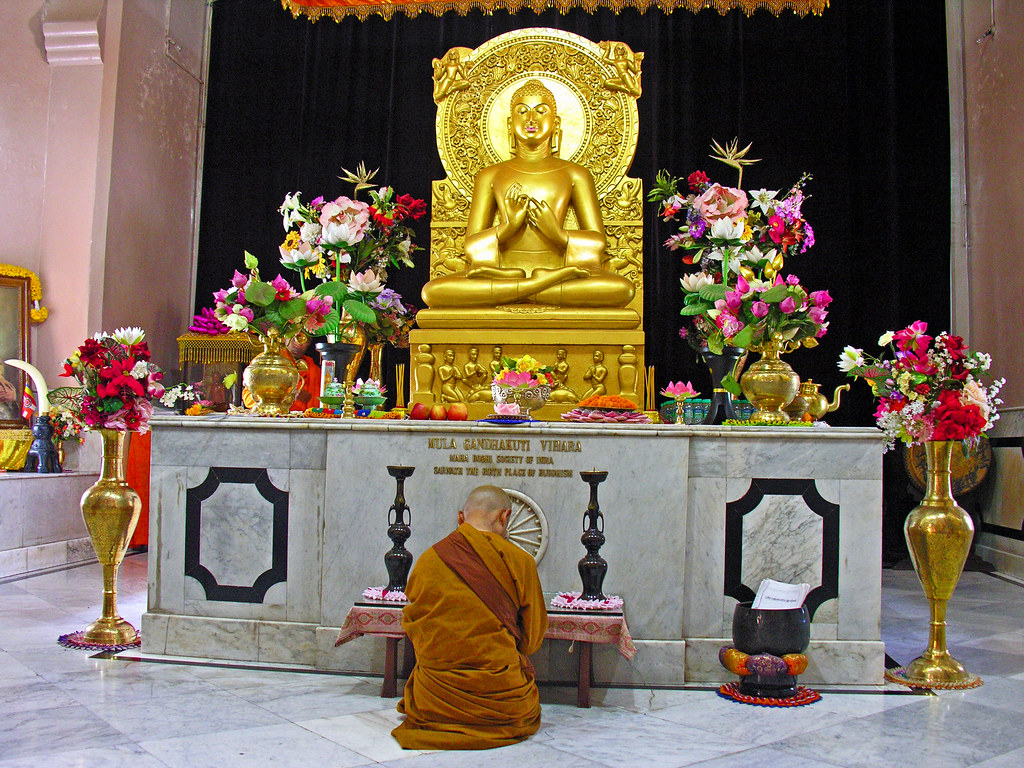 Mahabodhi Temple Bodhgaya UNESCO Site on a Budget: Cheap Entry, Stays and Tips