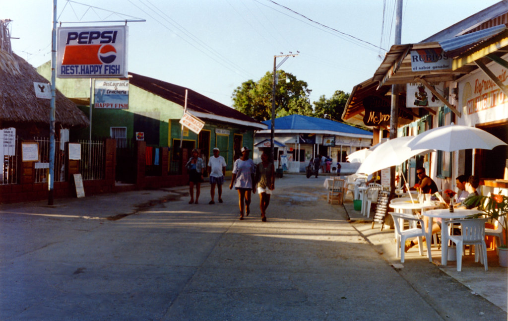 Livingston on a Budget: Cheap Routes, Stays and Tips — Livingston, Guatemala travel guide